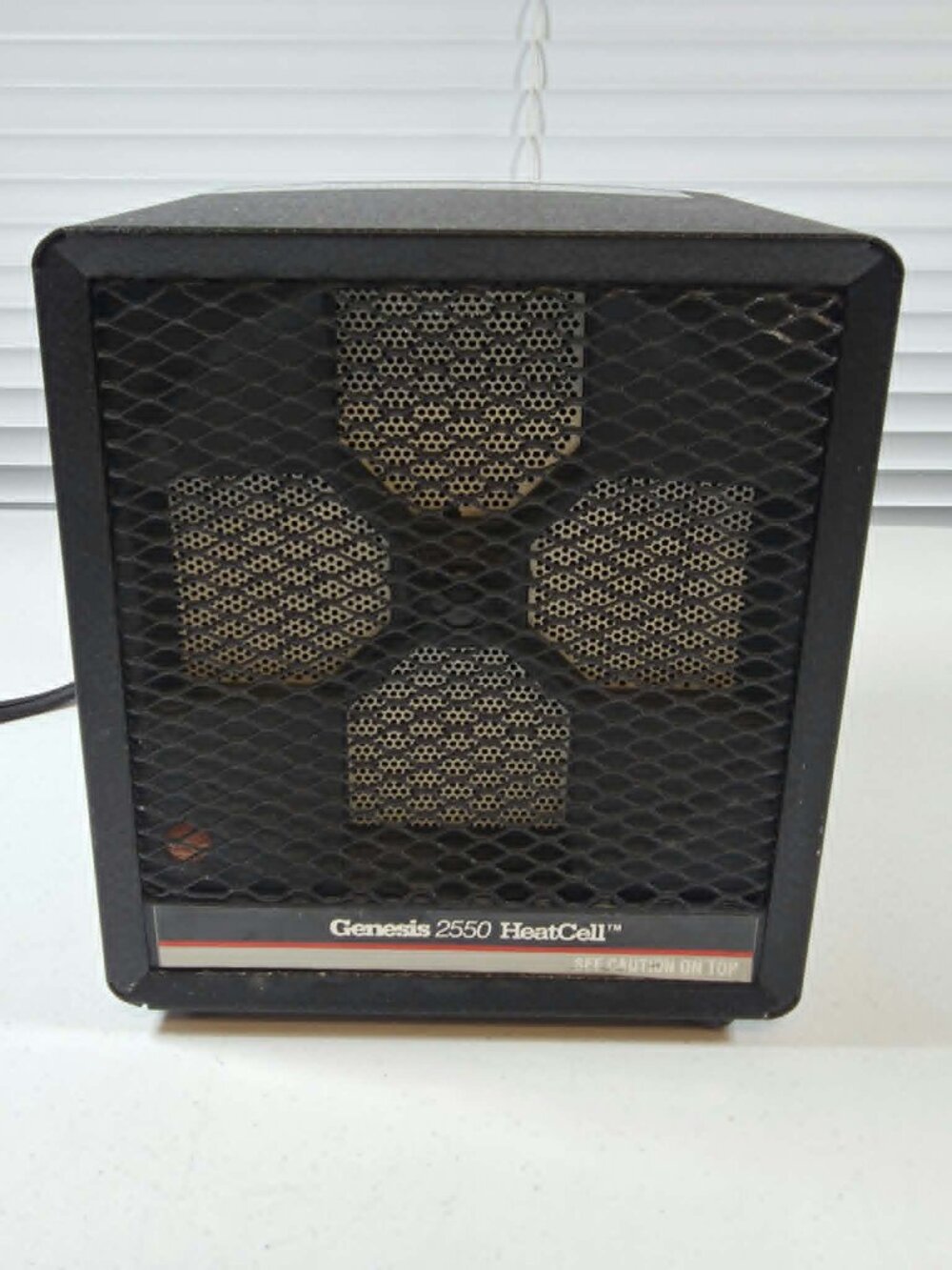 CERAMIC ELECTRIC SPACE HEATER GENESIS 2550 HEATCELL 1500 WATTS VINTAGE